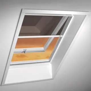Dachfenster mit Insektenschutzrollo, PVC, Klapp-Schwingfenster, Roto R8, Innen Weiß, außen Anthrazit, individuell konfigurieren