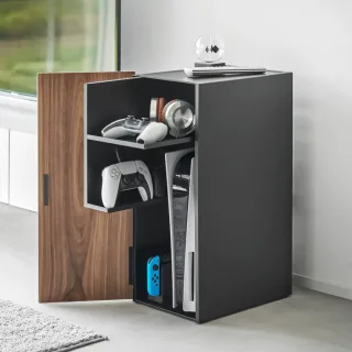Yamazaki Beistellschrank Spielekonsole ausziehbar 25x60x37cm Metall schwarz. Diskreter Gaming-Organizer für ein aufgeräumtes Wohnzimmer.