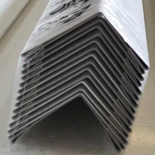 Winkelblech | 1,76 m Länge | Reinweiß ( RAL 9010 )