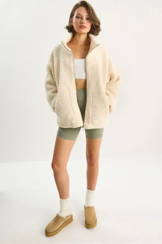 Übergroße Plüschjacke mit Taschen