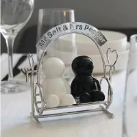 Winkee Salz- / Pfefferstreuer Winkee - Mr. Salt & Mrs. Pepper, Das süße Gewürzstreuer Brautpaar