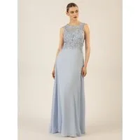 Apart Abendkleid im Materialmix aus bestickter Spitze und Chiffon
