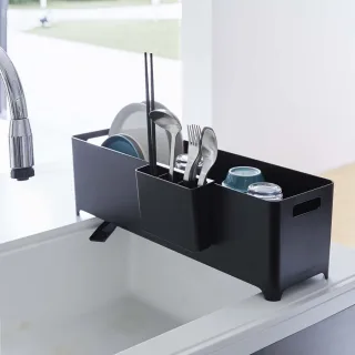 Yamazaki Abtropfgestell Geschirr schmal mit Ablauf 55x16x16cm Metall schwarz. Ein elegantes Highlight für die strukturierte Organisation Ihrer Spüle.