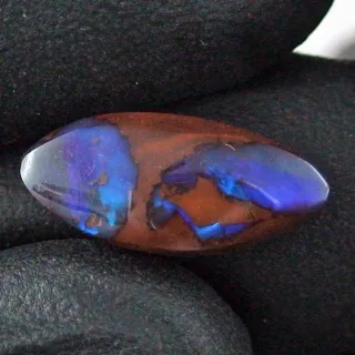 4,58 ct. Boulder Opal aus Australien – Intensives Neonblau &amp; Türkis