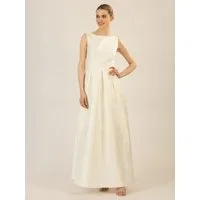 Apart Abendkleid mit angedeuteten Rosenblüten