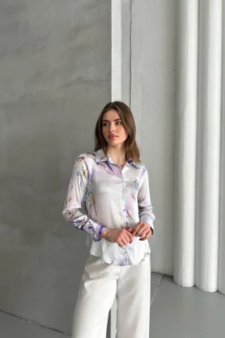 Strukturierte abstrakte Druckknopf-Bluse
