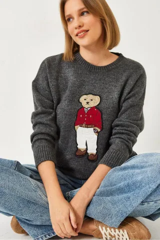 Bestickter Rundhals-Pullover mit langen Ärmeln