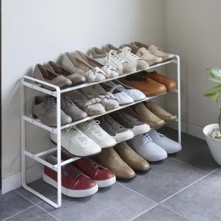 Yamazaki Schuhregal ausziehbar 3 Etagen 41-70x46x25cm Metall weiß. Schaffen Sie Platz im Flur durch dieses minimalistische und anpassbare Schuhregal.