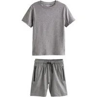 Next T-Shirt & Shorts Set aus sportlichem T-Shirt und Shorts (2-tlg)