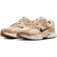 Nike Sportswear V5 RNR Suede Sneaker inspiriert vom Design des Y2K Nike Vomero 5
