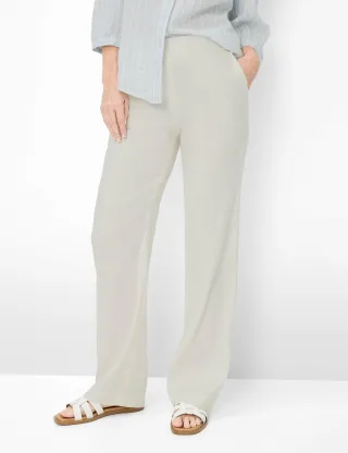 Raphaela by Brax Damen Marlenehose Style PAM FLARED OFFWHITE, cremeweiß, Gr. 48