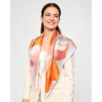 MayTree Seidentuch Premium quadratisch 86x86cm handrolliert, Rosentuscherei orange, (Stück), Handrolliert, aus 100% Maulbeerseide mit abstraktem Blumenmuster.