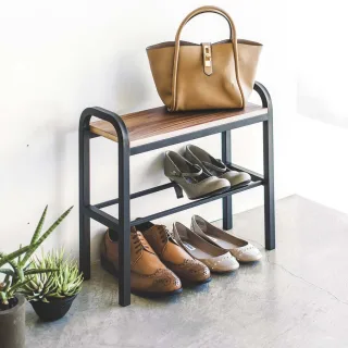Yamazaki Schuhregal mit Ablage Tower Metall Holz schwarz. Kompakter Schuhständer mit Echtholz-Platte für Schlüssel und Accessoires im Flur.