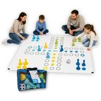 alldoro Spiel XXL Riesen Ludo, Brettspiel-Klassiker im Jumbo Format, 150 x 150 cm, XXL Ludo, indoor & outdoor, für 4 Mitspieler, geeignet für Kinder ab 3 Jahren
