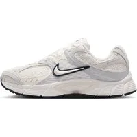 Nike Sportswear V5 RNR Suede Sneaker inspiriert vom Design des Y2K Nike Vomero 5
