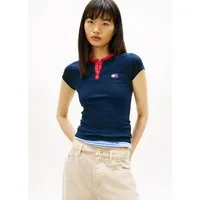 Tommy Jeans Henleyshirt TJW SLIM HENLEY BADGE SS TEE mit Kontrastdetail