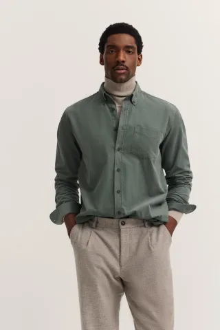 Bugatti Herren Cordhemd im Modern Fit mit Button-Down-Kragen