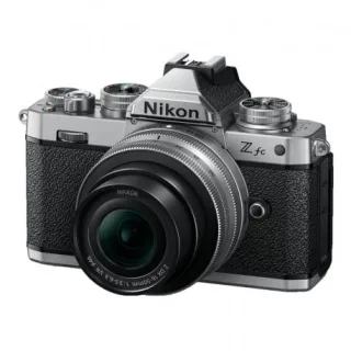 Nikon Z fc [209MP APS-C CMOS 3" LCD] silber/schwarz inkl. Z DX 16-50mm 1:3.5-6.3 VR Objektiv