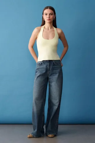 Halterneck Cut-Out Slim Fit Bluse