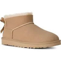 UGG W ULTRA MINI BAILEY BOW Schlupfboots Winterboots mit Schleife und Logo-Aufnäher an der Ferse