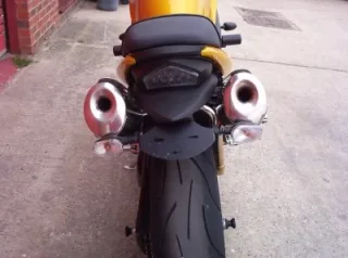 R&amp;G Kennzeichenhalter Heckumbau Triumph Speed Triple 1050 Bj. 2005-2007 eintragungsfrei