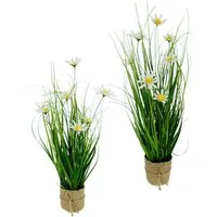 Kunstgras Gasbusch, I.GE.A., mit Margeritenblüten und Band, in Jutetopf, 2er Set