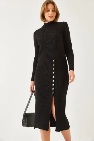 Rippstrickstrukturierter Rollkragen-Midi-Strickkleid