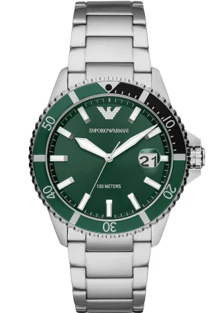 Diese Emporio Armani Diver Analoguhr für Herren ist der perfekte Zeitmesser zum Tragen oder als Geschenk. Es ist Silber 42 mm Runde Gehäuse kombiniert mit dem bequemen Silber Edelstahl Uhrenarmband wird sichergestellt, dass Sie diese atemberaubende U