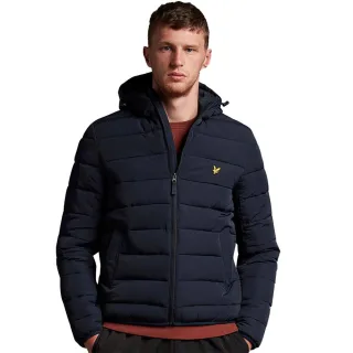 Bleiben Sie mit der leichten Pufferjacke von Lyle & Scott vor den Elementen geschützt. Die leichte Pufferjacke mit regulärer Passform aus strapazierfähigem und weichem Polyester und verstellbarer Kapuze ist die perfekte Übergangsjacke für jedes Wette