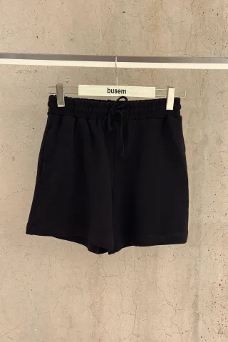 Schwarz