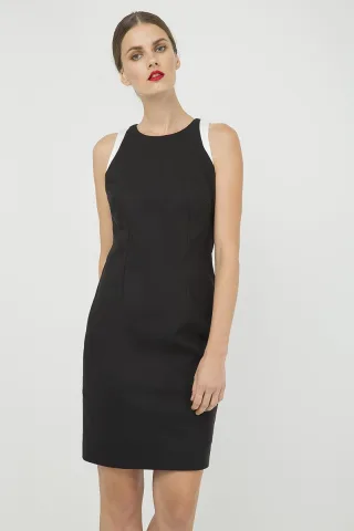 Ärmelloses schwarzes Kleid mit Kontrastdetail