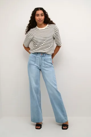 Hellblau