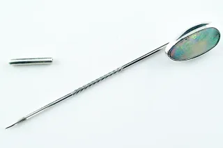 935er Reversnadel mit 1,07 ct. White Opal aus Australien