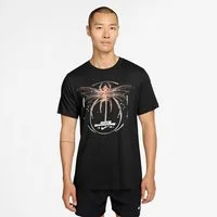 Nike T-Shirt M NK DF TEE STD IYKYK SU26 aus Baumwolle und Polyester, sportliche Passform