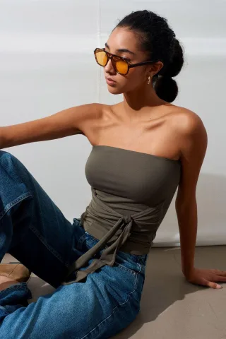 Trägerlose Slim-Fit Jersey-Bluse mit Bindungsdetail