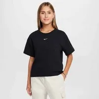 Nike Sportswear T-Shirt G NSW TEE BOXY ESSNTL LBR Kurzarm, mit Rundhalsausschnitt, aus Baumwoll-Jersey, normale Länge