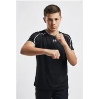 Under Armour® Trainingsshirt UA B CHALLENGER TRAIN SS mit Mesh-Einsätzen, atmungsaktiv, schnell trocknend, aus Polyester