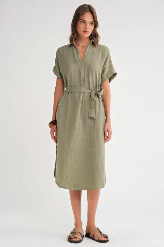 Gürtel-Midi-Kleid mit kurzen Ärmeln