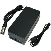 Trade-Shop Ladegerät 42V 3A ersetzt HP1202L3, passend für Prophete Alu Trecking Netzteil (mit aktiver Lüftung / LED-Ladestandsanzeige / Stecker: 3pin XLR)