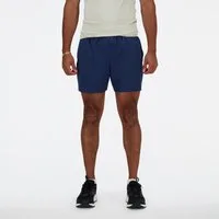 New Balance Laufshorts SPORT ESSENTIAL SHORT 5 für Laufen und Fitness, in sportlichem Stil, feuchtigkeitsabweisend