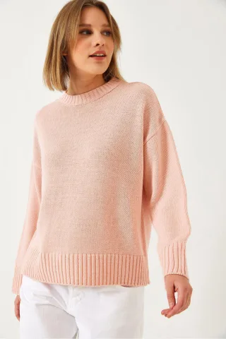 Lässiger Pullover mit Rundhalsausschnitt und Rippenstruktur