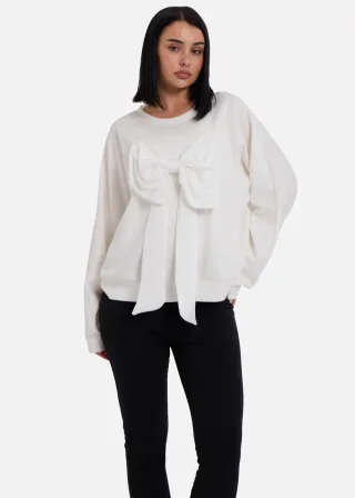Cremefarbener übergroßer Pullover mit Schleife vorne