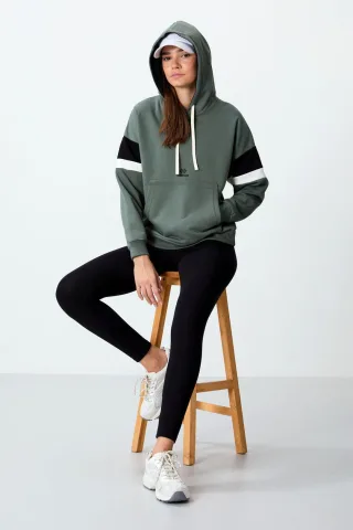 Übergröße Farbblock Kapuzenpullover mit Tasche