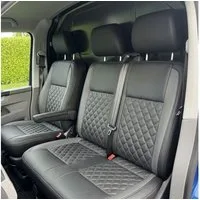 Montegoni Autositzbezug VW T5, T6, T6.1 Sitzbezüge 1+2 Kunstleder 3-Sitzer Armlehne schwarz, Mehrteiliges Set Sitzbezüge, Komplettset Sitzbezüge VW Transporter, Passgenau, Wasserabweisend, Gepolstert, Langlebig, Pflegeleicht