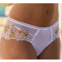 LASCANA Stringpanty aus zarter, floraler Stickereispitze und weichem Soft-Mesh