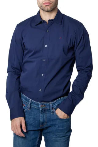 Tommy Jeans TJM Original Herrenhemd Blau Baumwolle. Authentische Tommy Jeans Kleidung - Streetwear/Sportswear Design von Tommy Jeans - Tommy Jeans für Herren, modisch und alltagstauglich - Tommy Jeans Hemd in der Farbe Blau passt perfekt zu Ihrem res