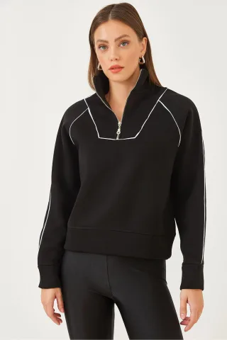 Kapuzensweatshirt in Übergröße mit Pompom und verkürztem Schnitt
