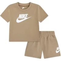 Nike Sportswear T-Shirt & Shorts NKN CLUB TEE & SHORT SET (2-tlg) 2-teiliges Set, aus Baumwolle und Polyester, für Babys