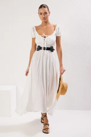 Ecrufarbenes Kleid