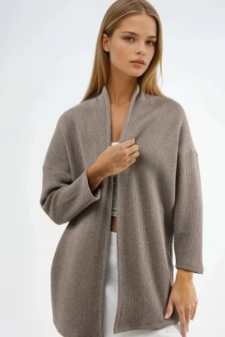 Langer gerippter Strickcardigan mit offenem Kragen